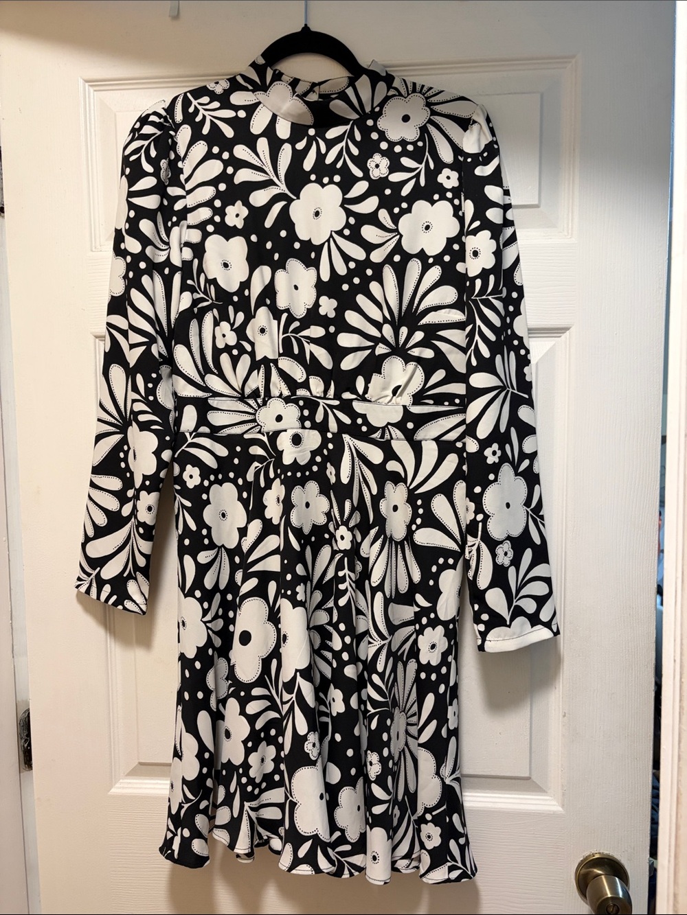 Ann Taylor Black and White Floral Long Sleeve Dress